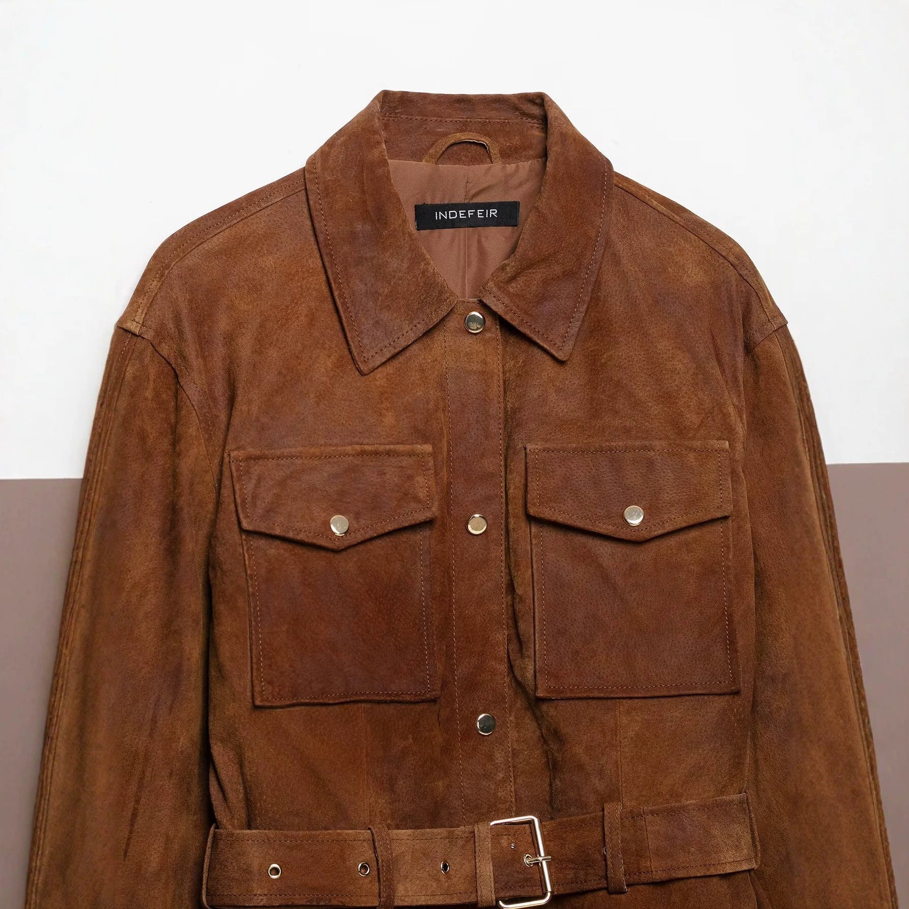 Women's short jacket in safari style made of suede with waist belt and patch chest pockets Chichicherry
