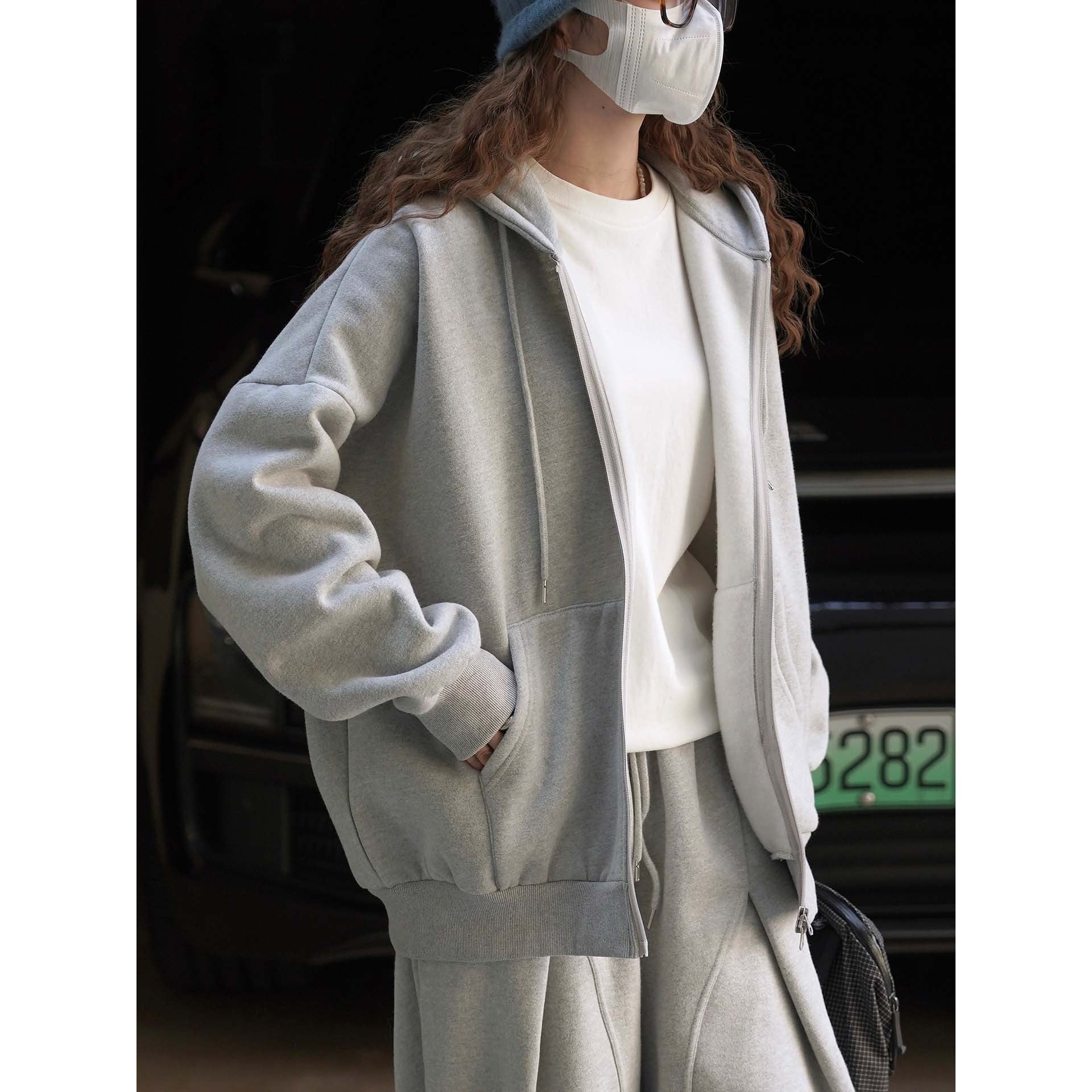 Women's Extra Wide Hooded Sweatshirt with Zip and Soft Fleece Lining Chichicherry