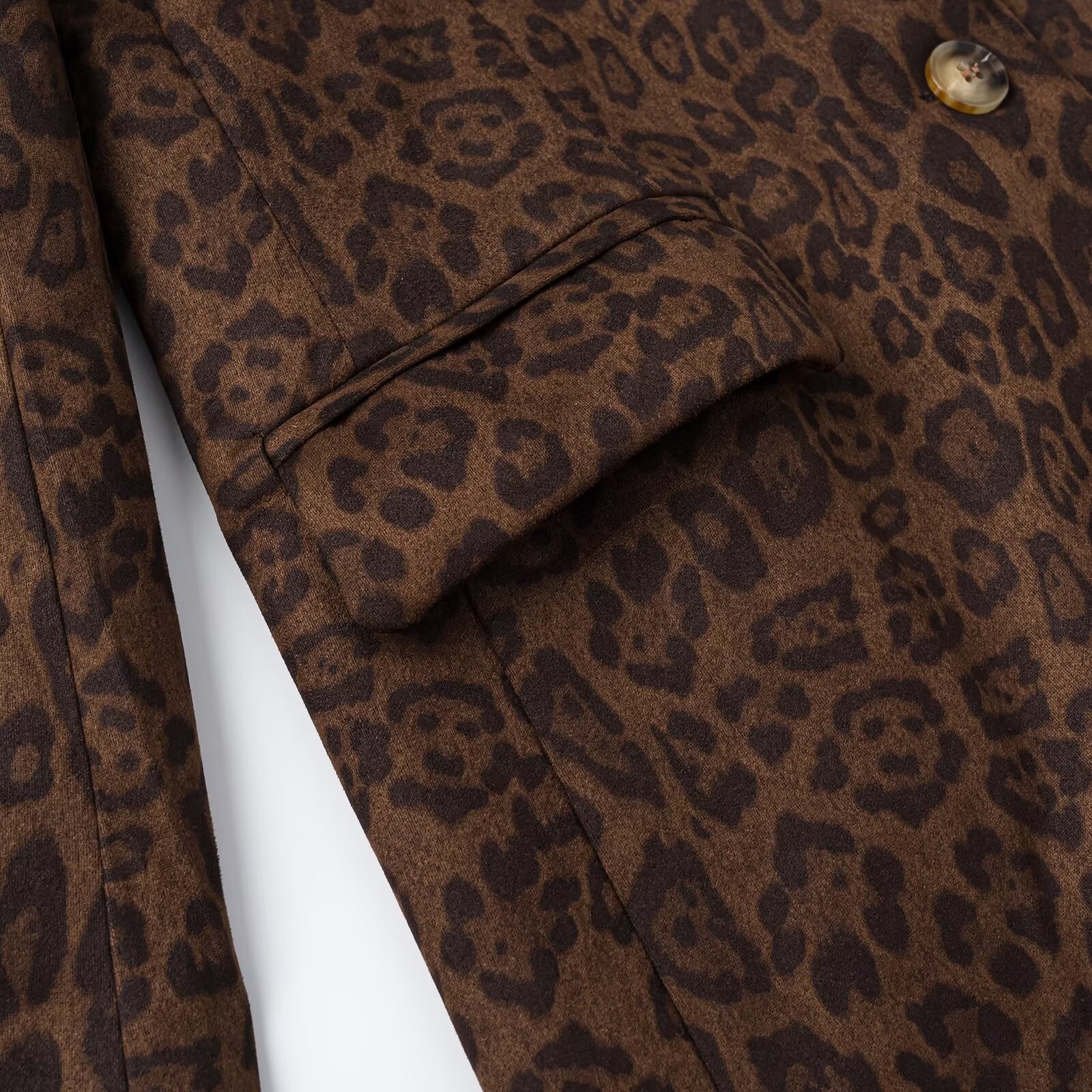 Women's Oversize Blazer with Leopard Print, Notched Lapel and Flap Pockets Chichicherry