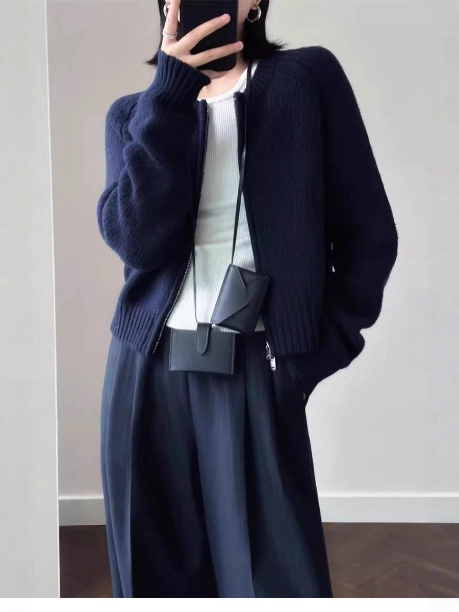 Ladies short jacket made of soft fine knit with full-length zipper and ribbed hem Chichicherry