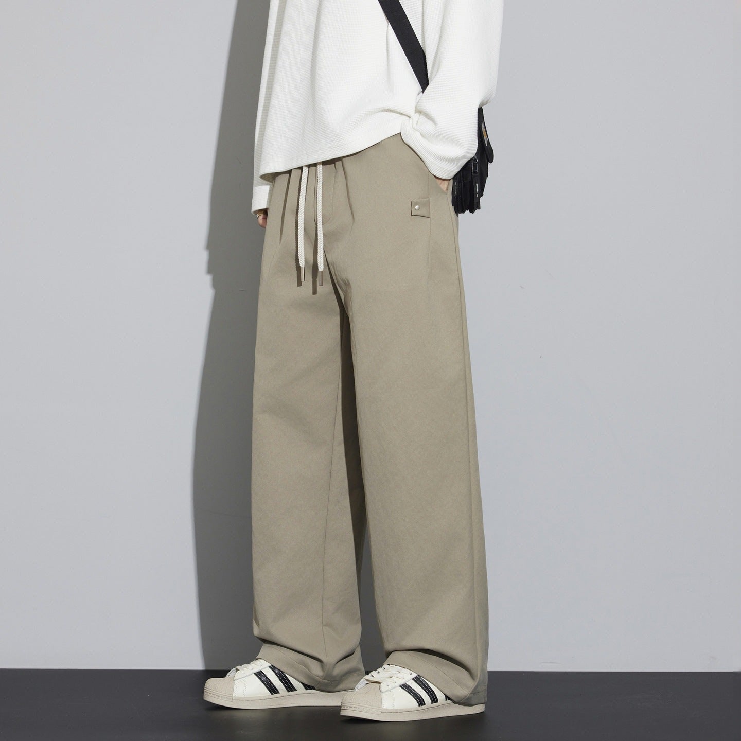 Men's Wide Relaxed-Fit Fabric Trousers with Drawstring & Crease Chichicherry