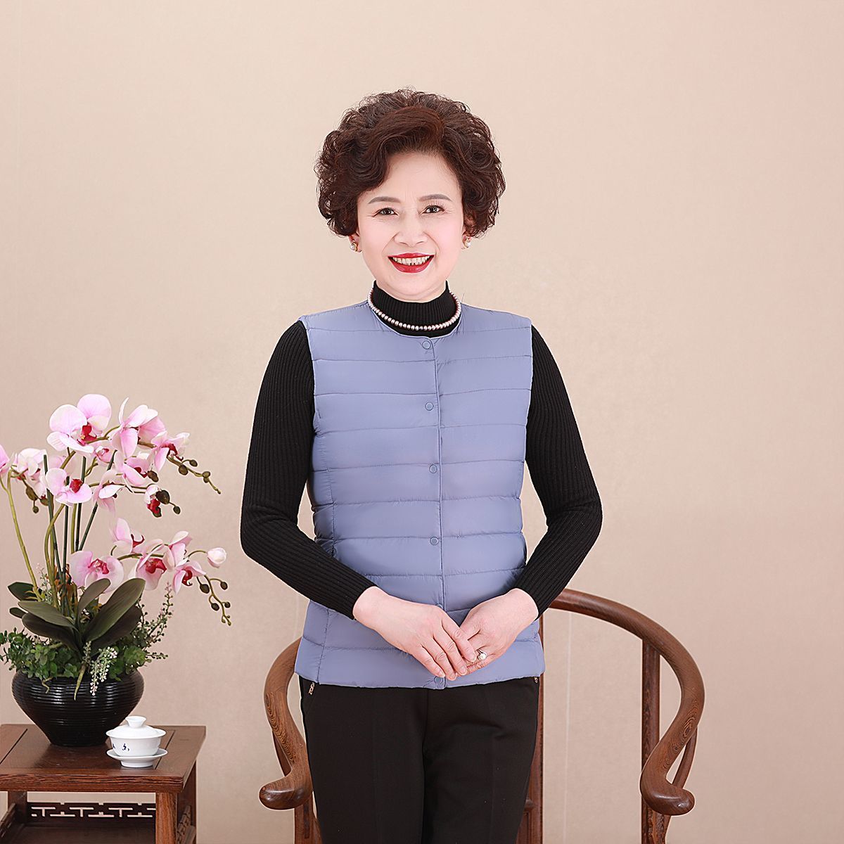 Women’s lightweight quilted comfort vest with hidden snap placket and ergonomic fit Chichicherry