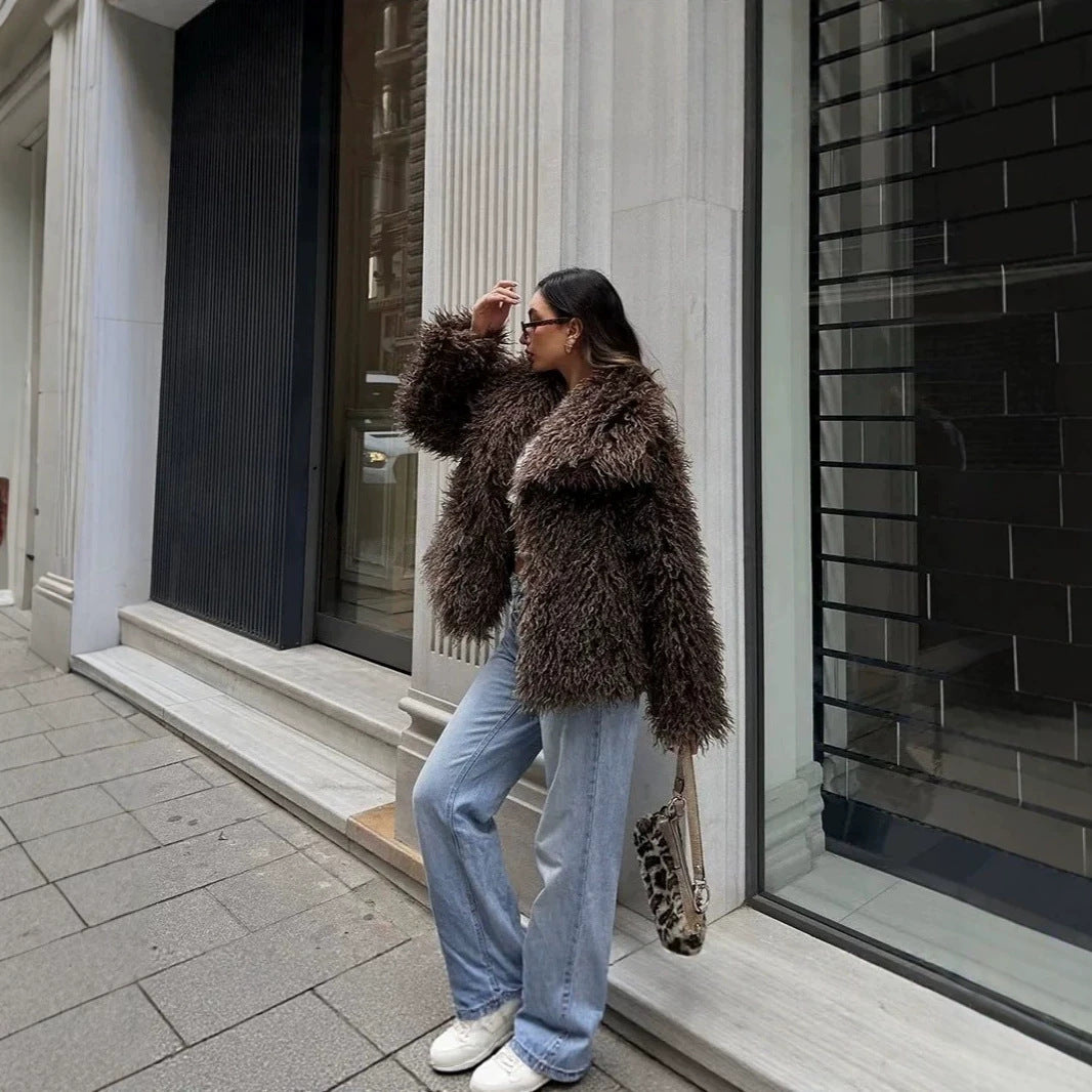 Women's short jacket made of long-pile faux fur with extra wide shawl collar Chichicherry