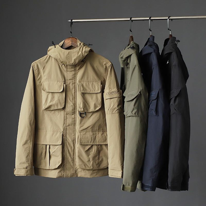 Men's urban field jacket with multiple pockets, wind-resistant surface and concealed hood Chichicherry