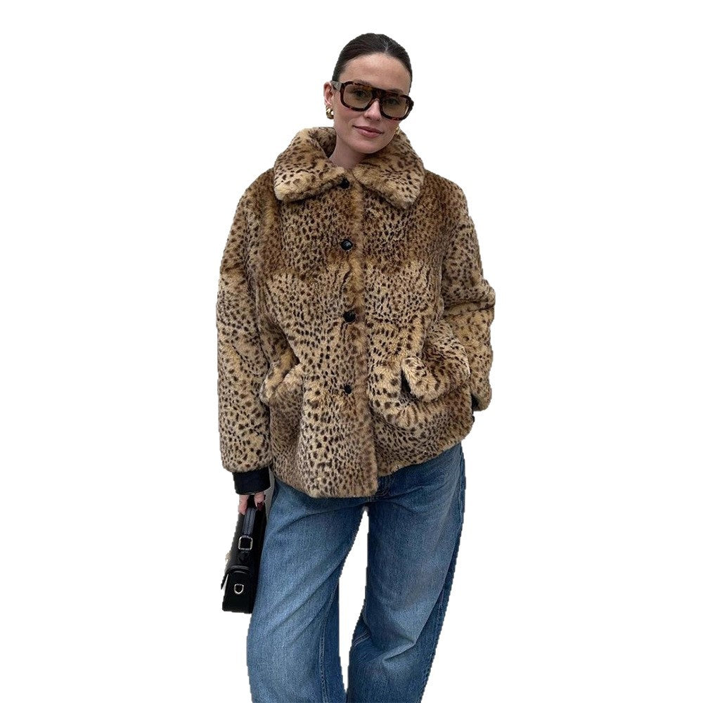 Women's Boxy Short Coat made of Faux Fur with Allover Leopard Print and Foldable Shawl Collar Chichicherry