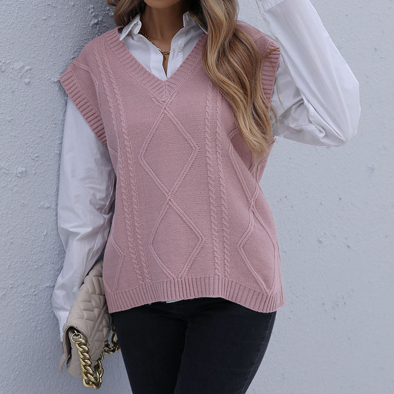 Women's knitted long vest with cable pattern, V-neck and relaxed oversized fit Chichicherry