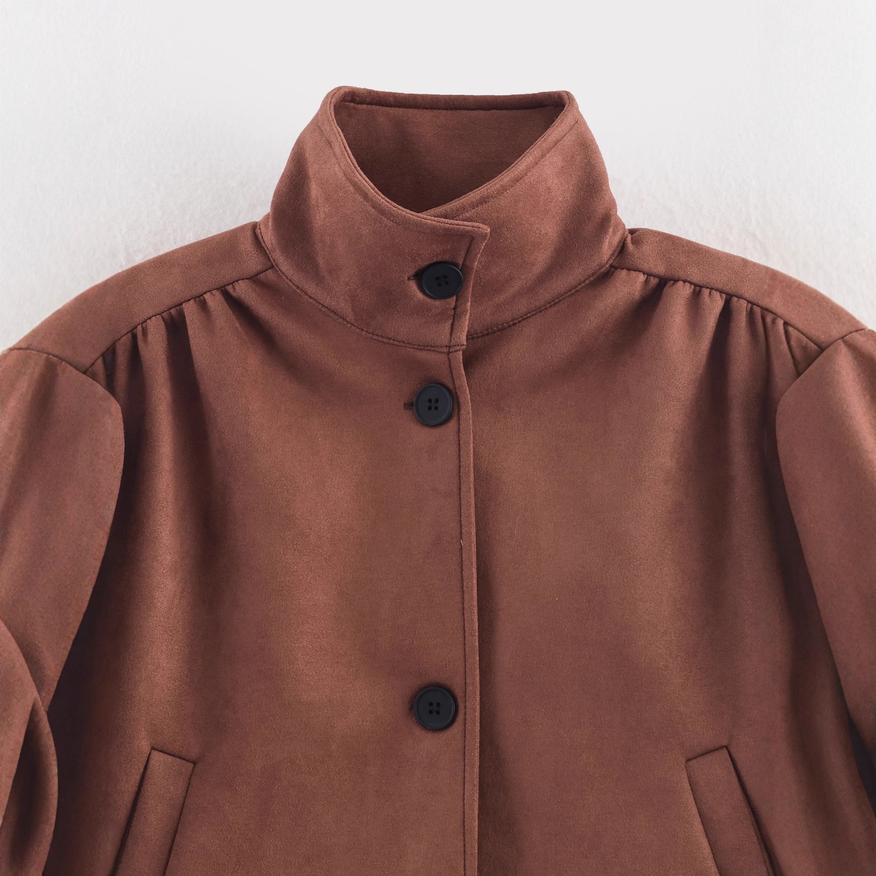 Women's short-cut suede-look jacket with stand-up collar, balloon sleeves, and pocket flaps Chichicherry