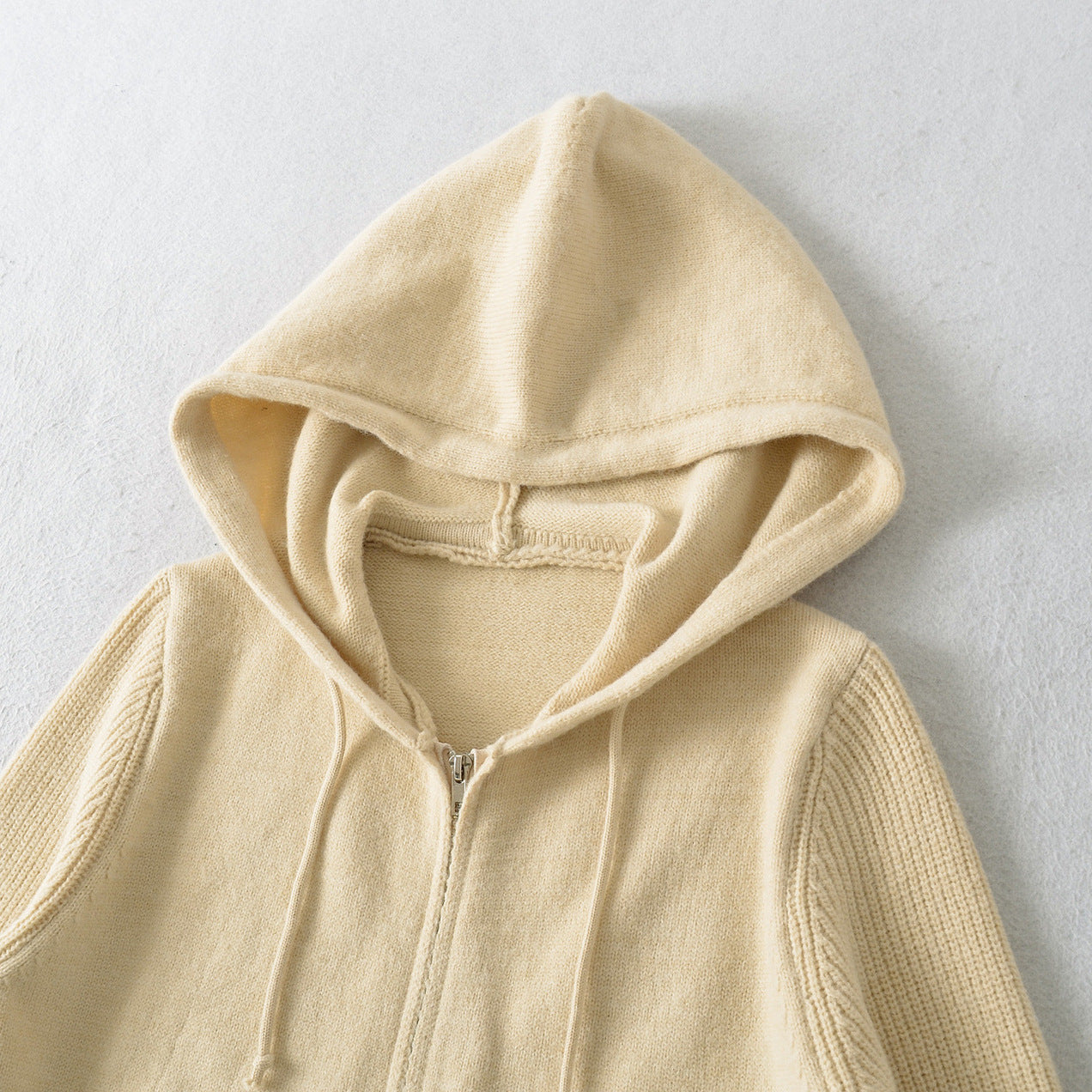 Women's Short Hooded Cardigan with Zipper and Fitted Ribbed Hem Chichicherry
