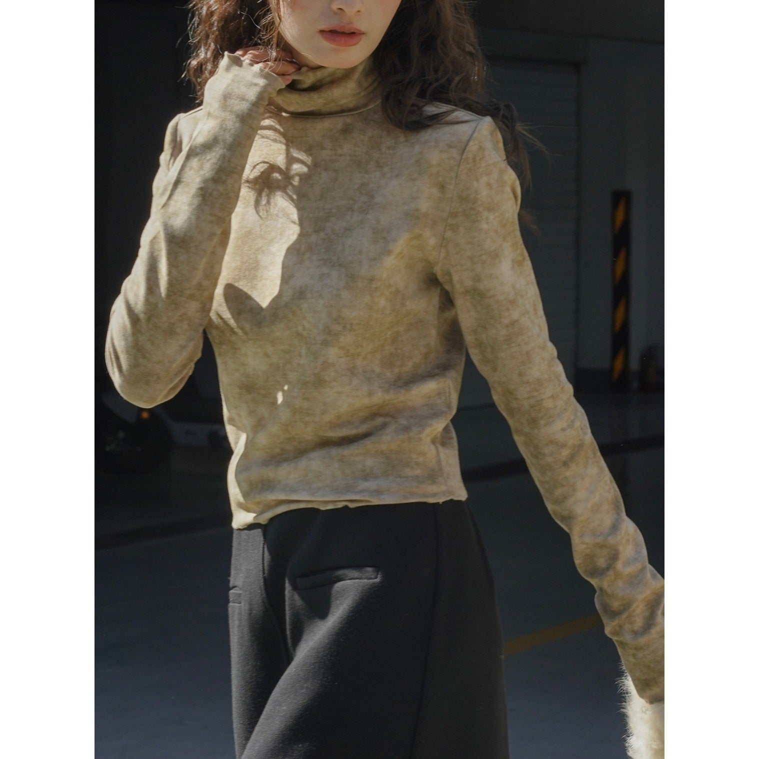 Women's Body-Hugging Long Sleeve Shirt with High Funnel Neck and Thumb Holes in Velvet Look Chichicherry