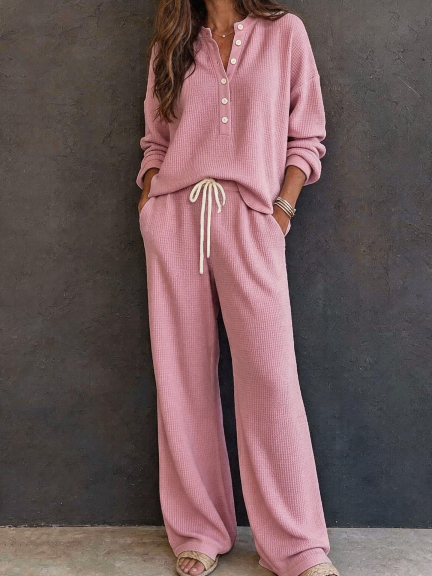 Damen Waffelstrick-Loungewear-Set mit Henley-Oberteil, Kordelbund und weiter Palazzo-Hose Chichicherry