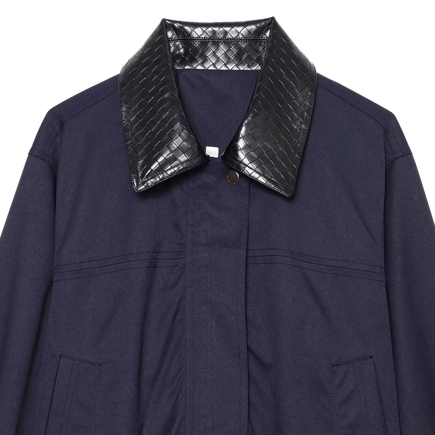 Women's short bomber-style jacket with contrasting embossed faux leather collar Chichicherry