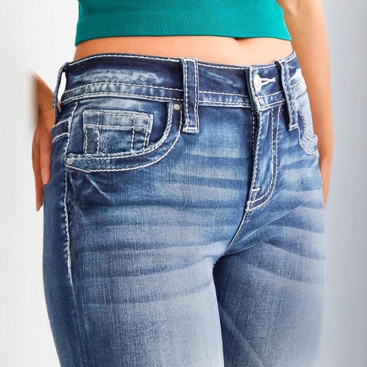 Women's cropped jeans with turn-up, mid-rise waist and used wash Chichicherry