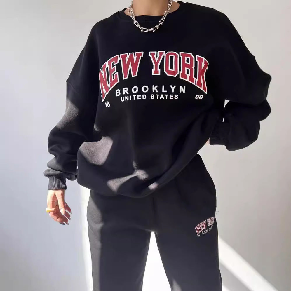 Damen Oversized Lounge-Set aus Baumwollfleece mit Collegestickerei und relaxed Jogginghose Chichicherry