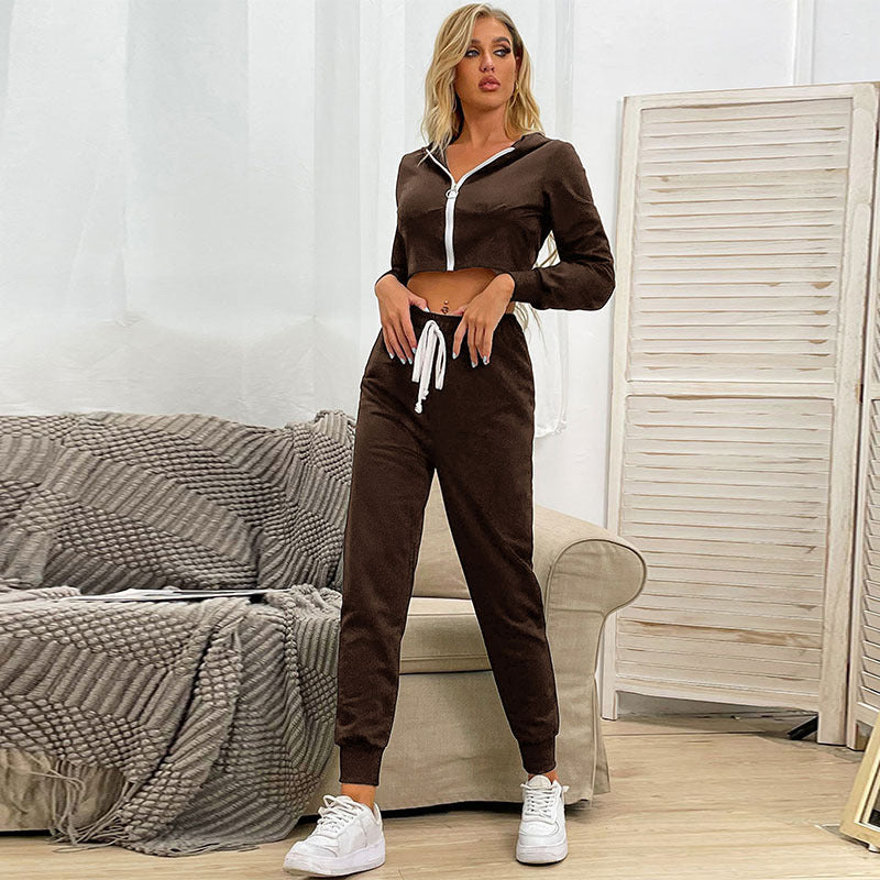 Women's velvet set, cropped hoodie with zipper and high-waisted joggers Chichicherry