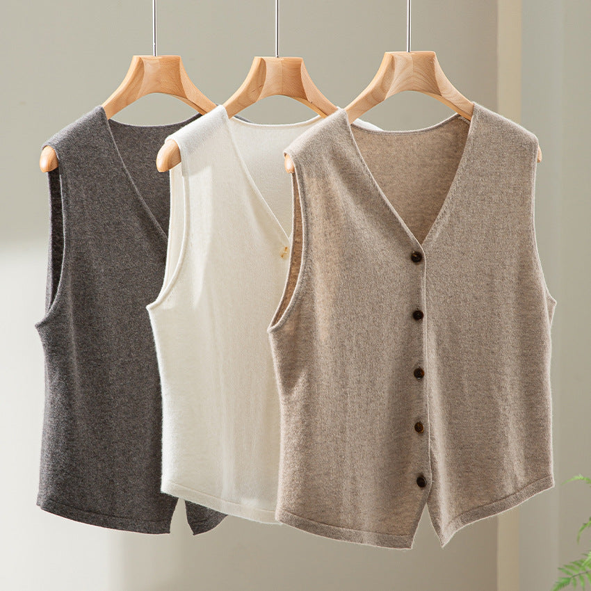 Women's soft fine knit vest with V-neck and continuous button placket Chichicherry