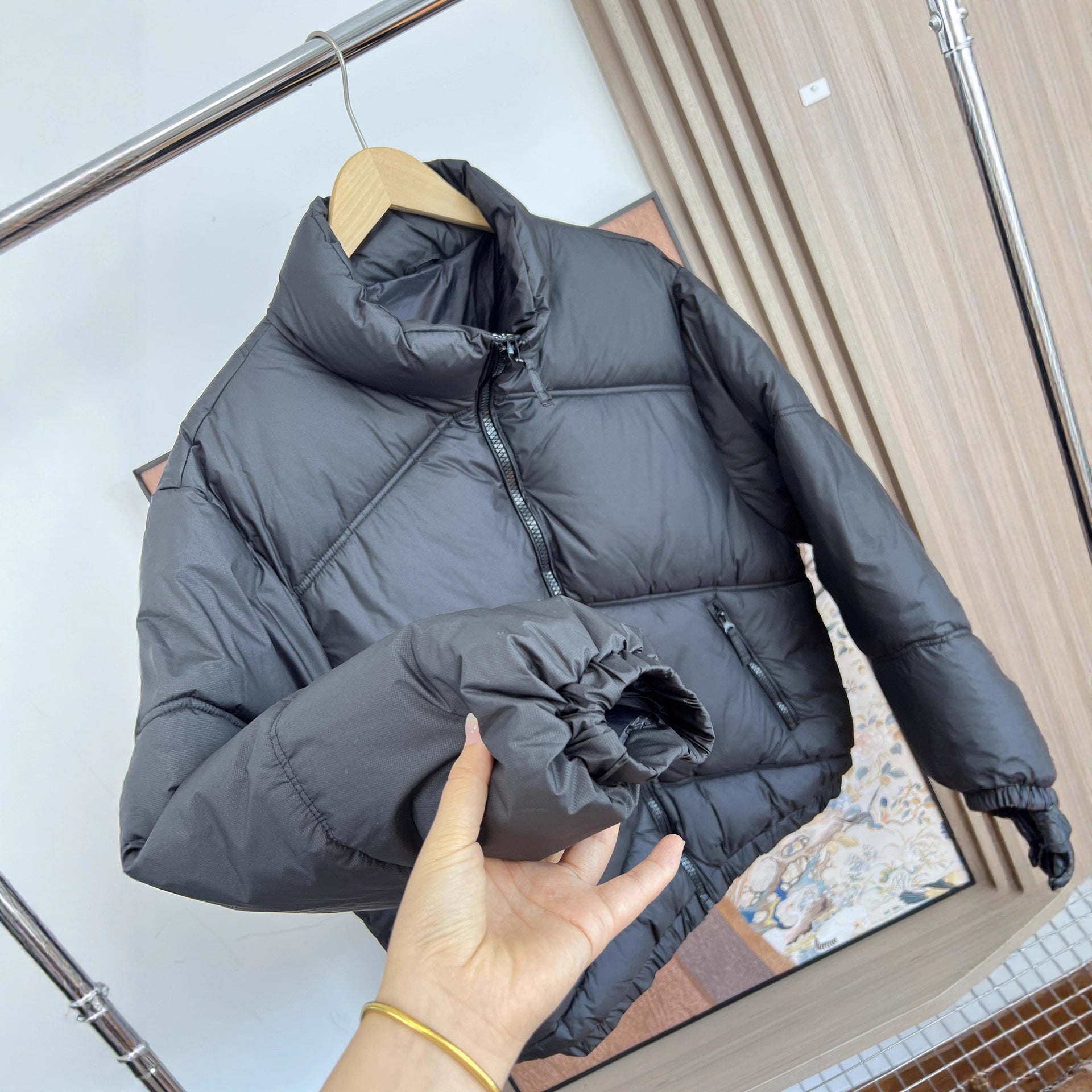 Men's short padded quilted jacket in boxy cut with high stand-up collar and zip pockets Chichicherry