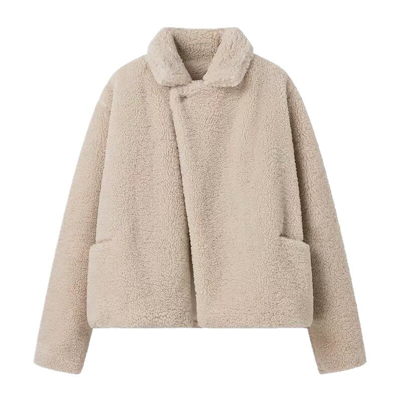 Women's short-cut teddy jacket in lamb fur look with oversized lapel collar Chichicherry