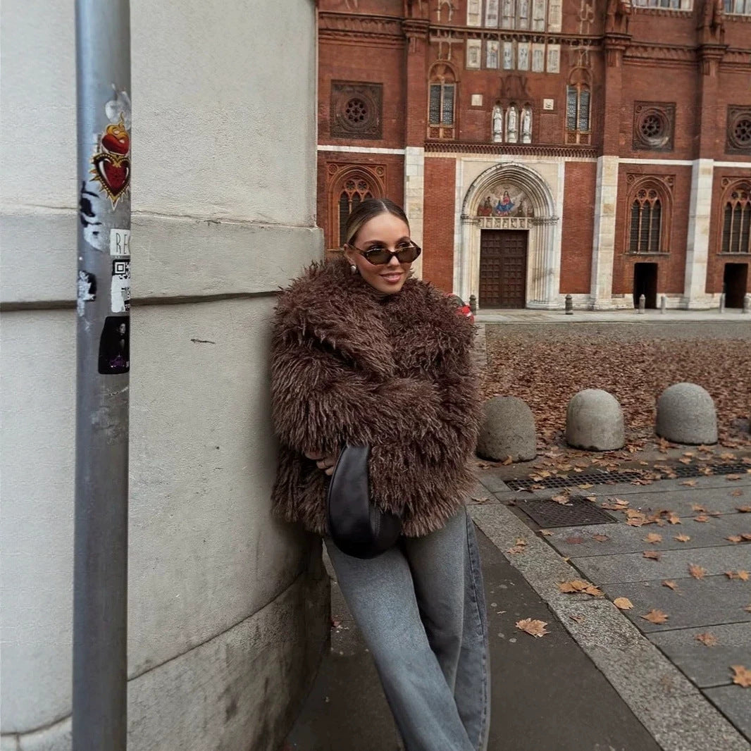 Women's short jacket made of long-pile faux fur with extra wide shawl collar Chichicherry