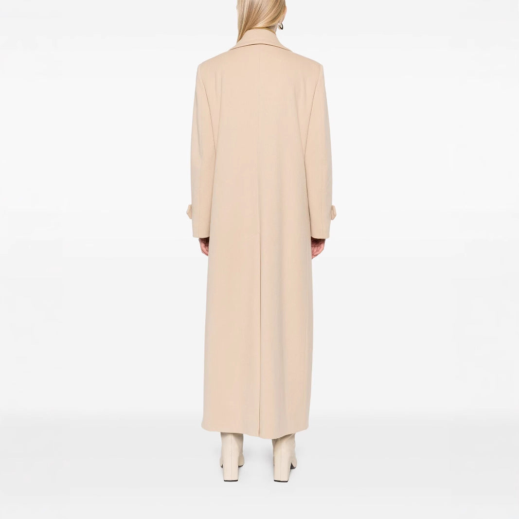 Ladies Maxi Coat with double-breasted button placket, wide lapels and patch pockets Chichicherry