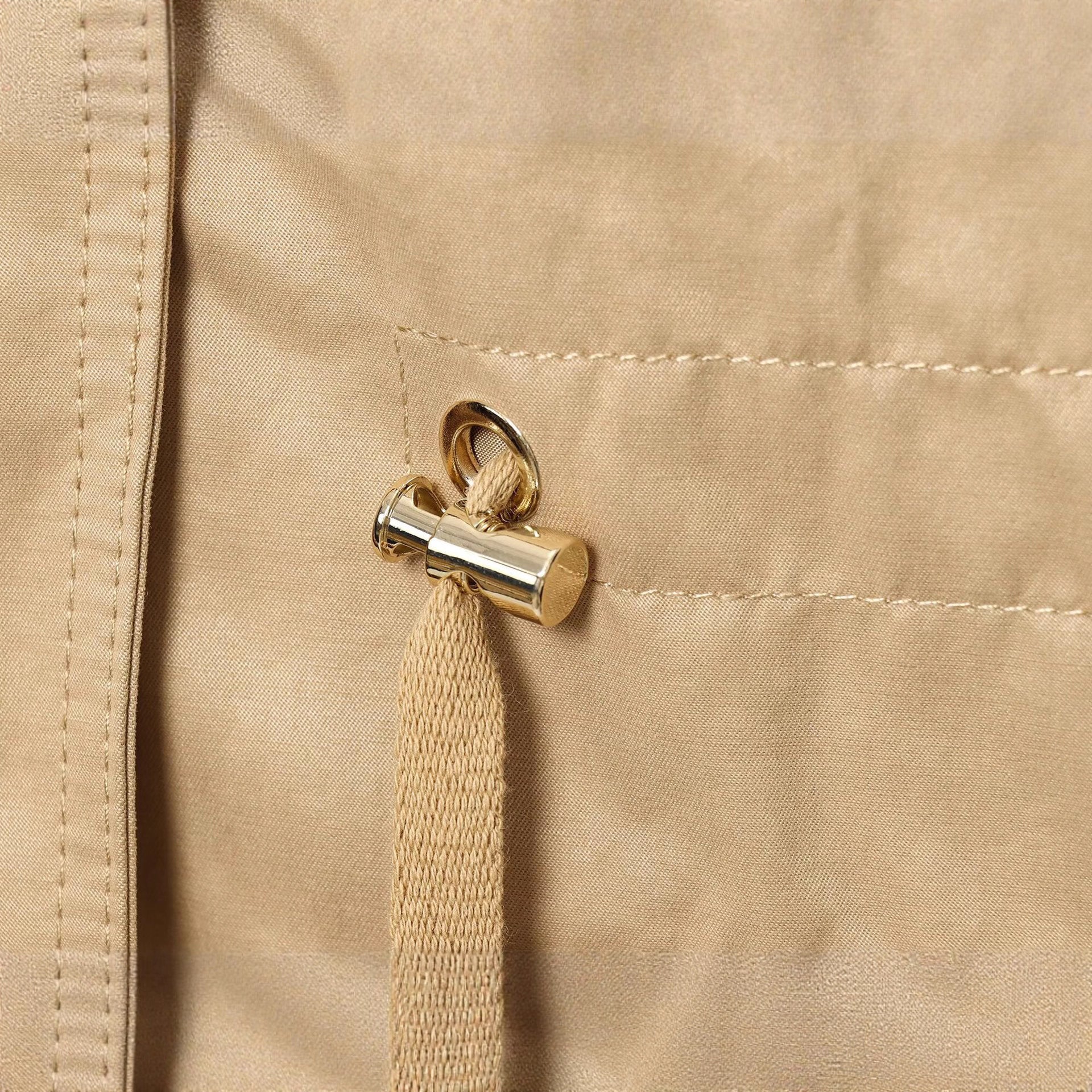 Women's utility-style parka with hood and multiple pockets Chichicherry