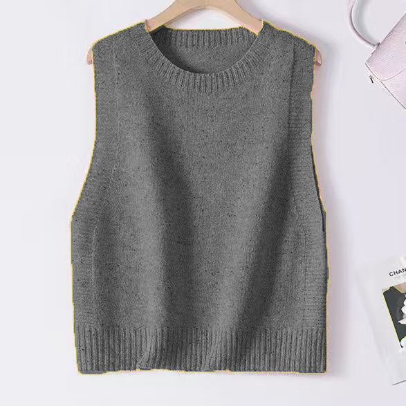 Women Knitted Oversize Sleeveless Vest with Round Neckline and Ribbed Cuffs Chichicherry