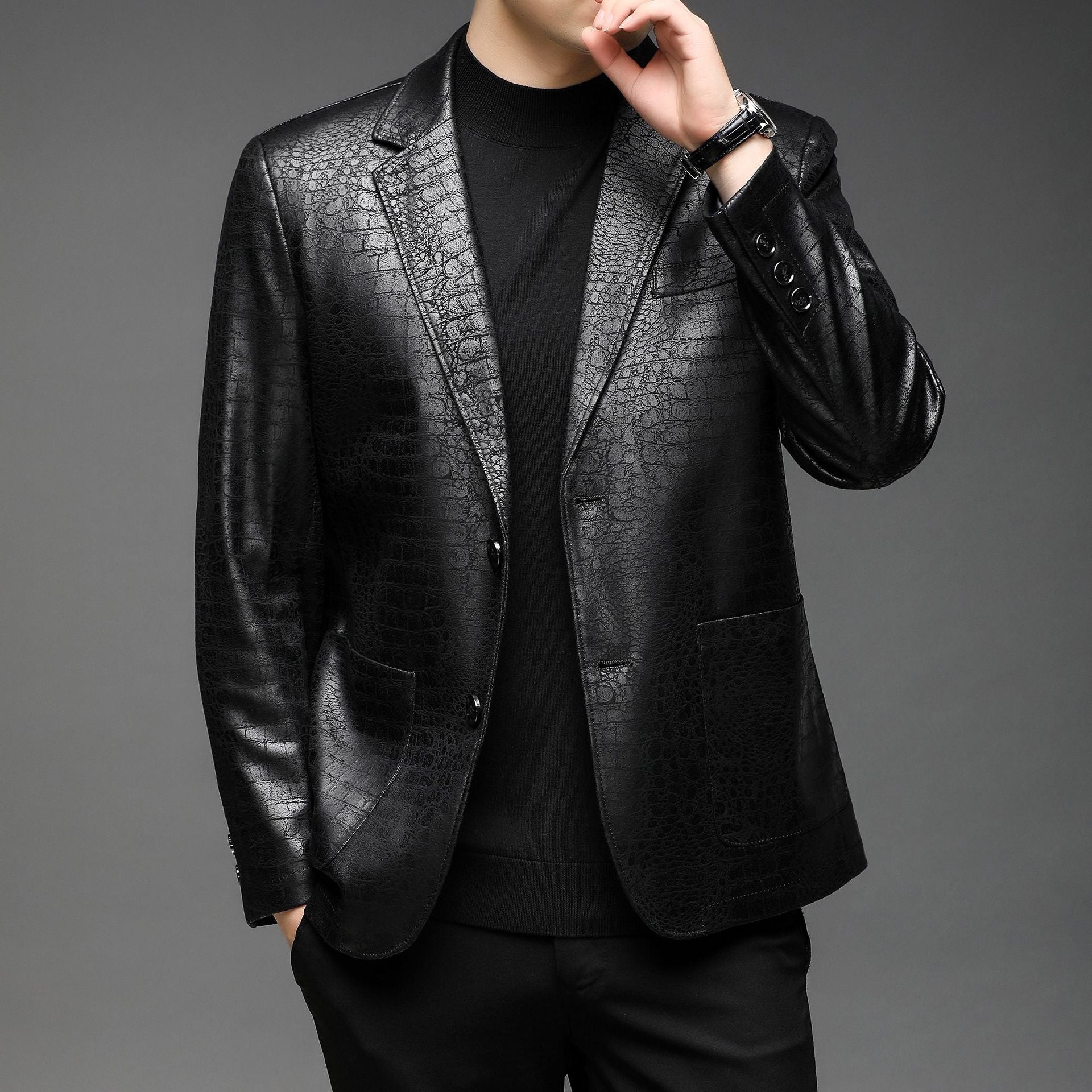 Men's crocodile-embossed leather jacket with a slim silhouette and lapel collar Chichicherry