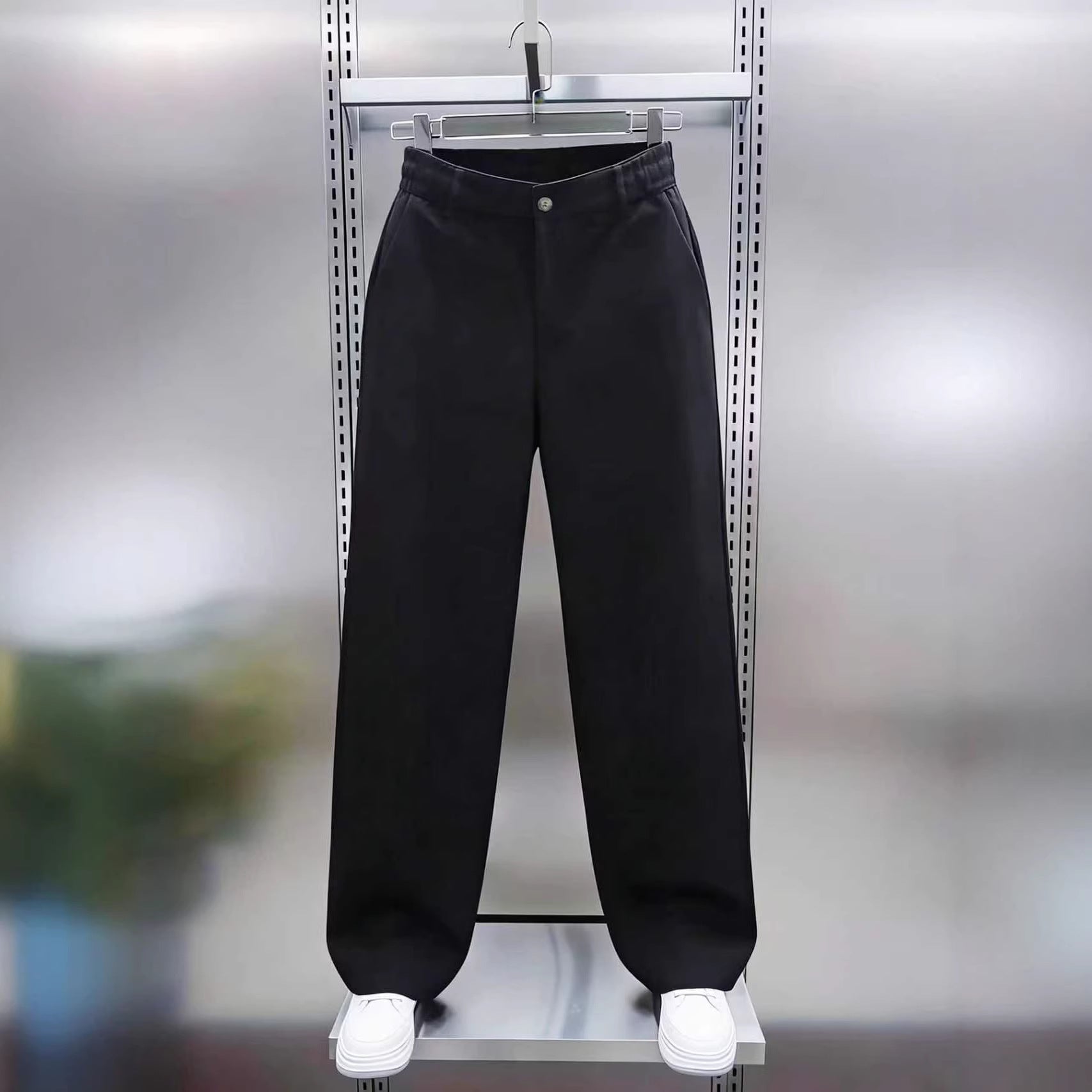 Men's wide Chino pants in Relaxed Fit with elastic comfort waistband and side pockets Chichicherry