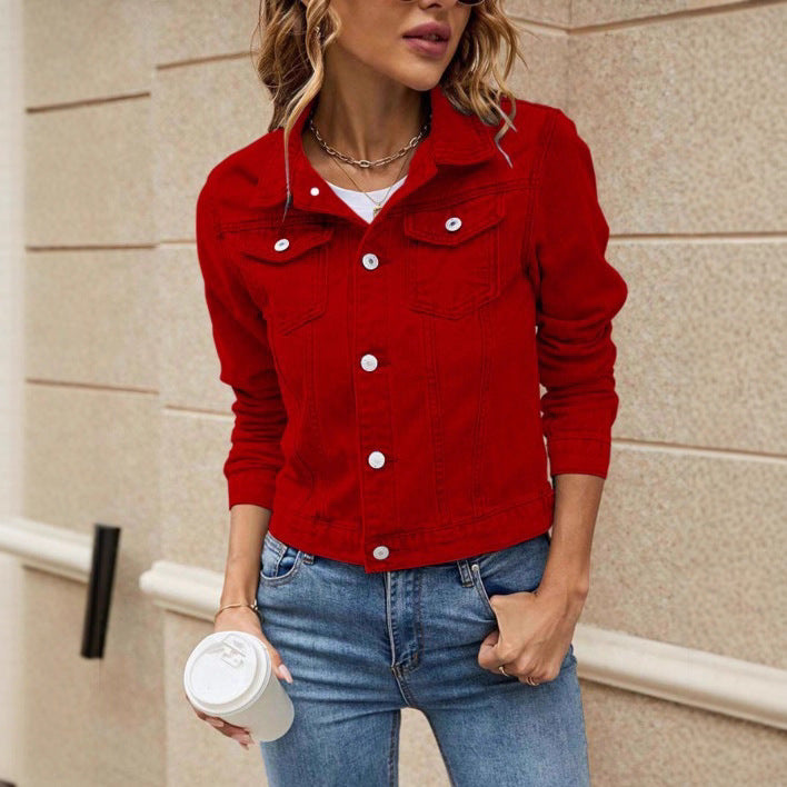 Women's fitted short denim jacket in trucker style with flap pockets Chichicherry
