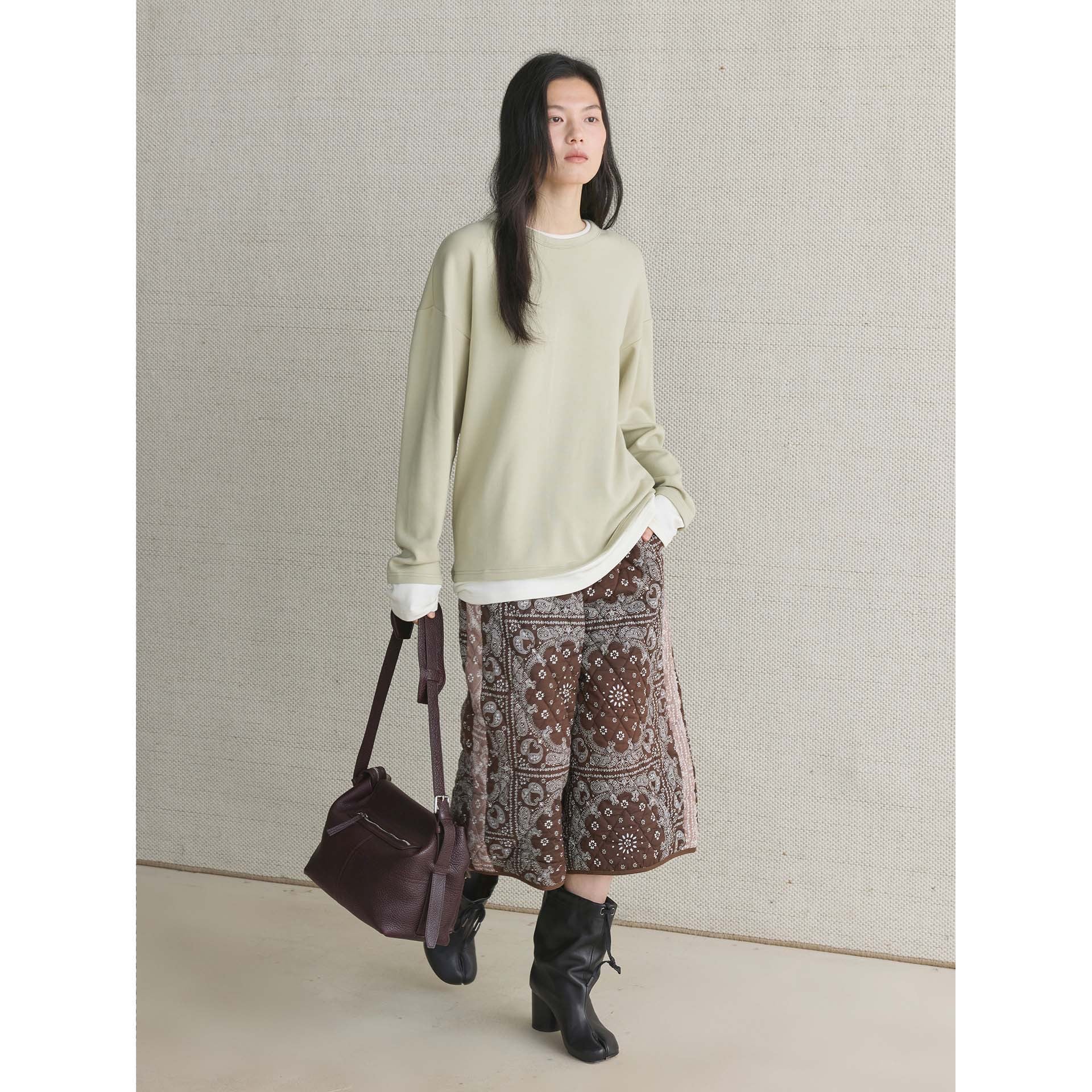 Women's Casual Layering Sweatshirt with Round Neck and Dropped Shoulder Chichicherry