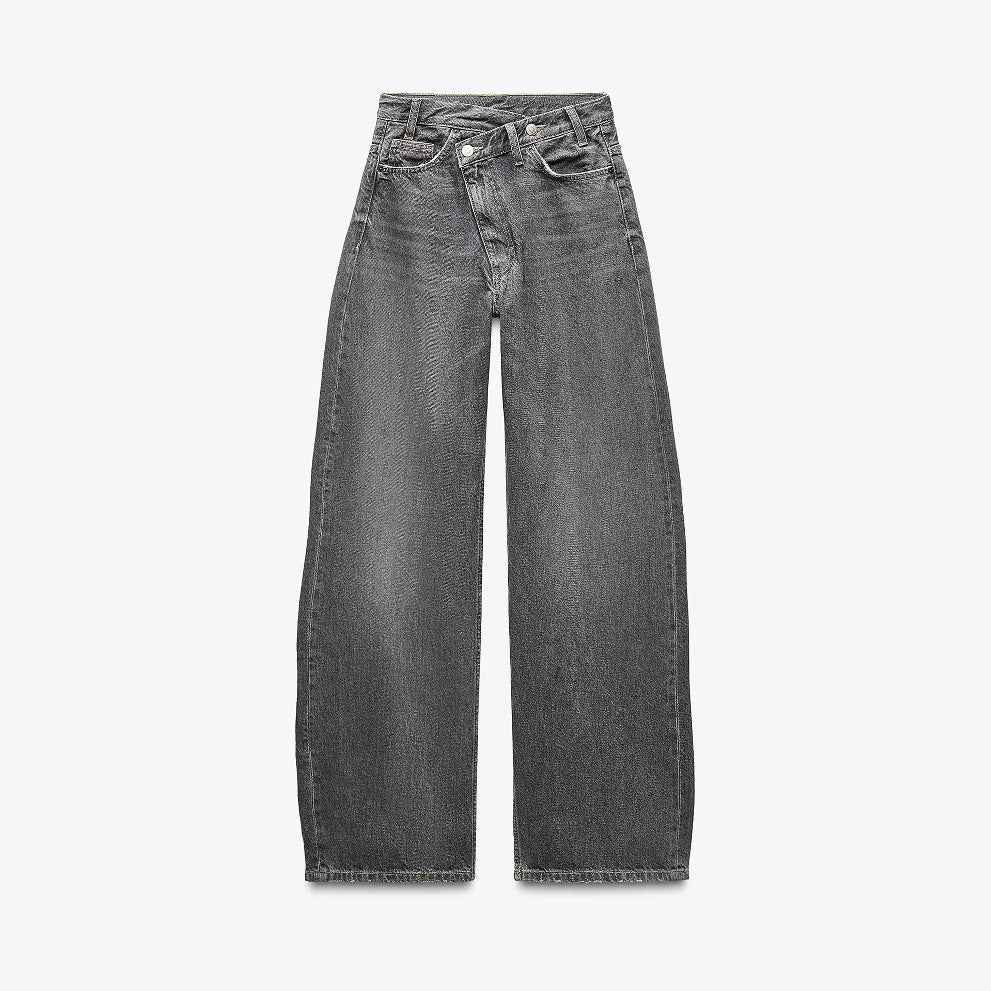 Women's high-waisted wide denim jeans with asymmetric waistband and culotte cut Chichicherry