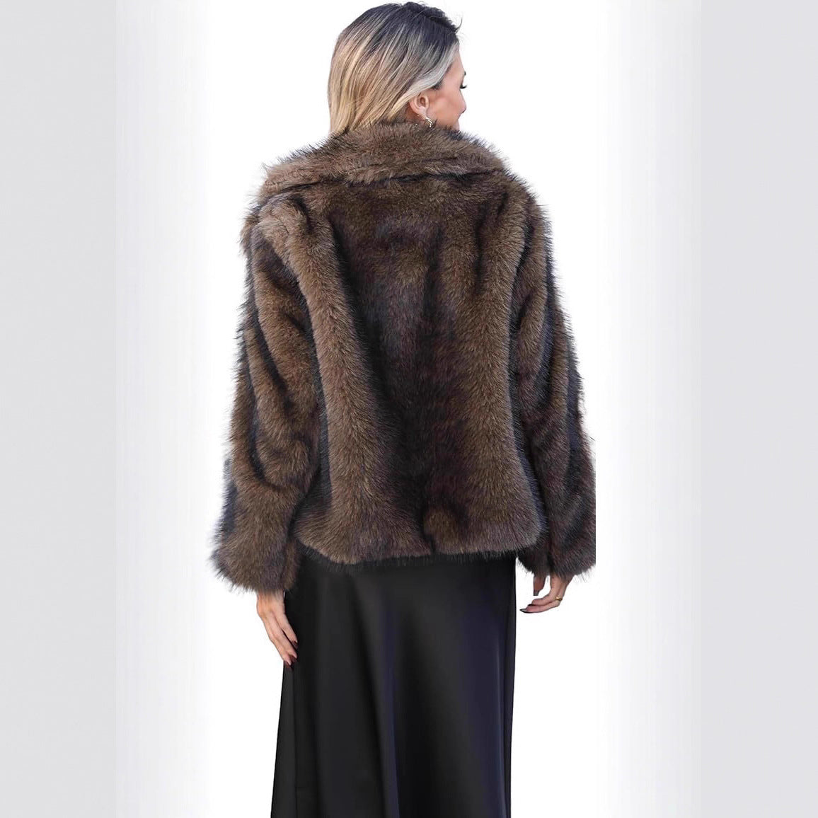 Ladies short jacket made of dense artificial fur with generous shawl collar Chichicherry