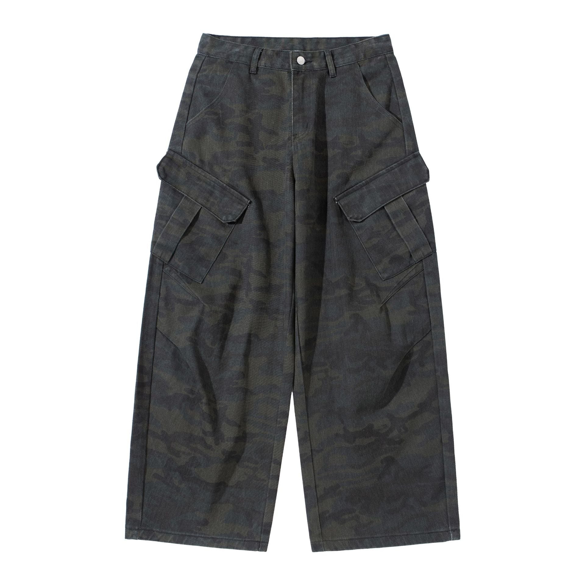 Women's High-Cut Cropped Cargo Pants in Utility Style with Large Flap Pockets