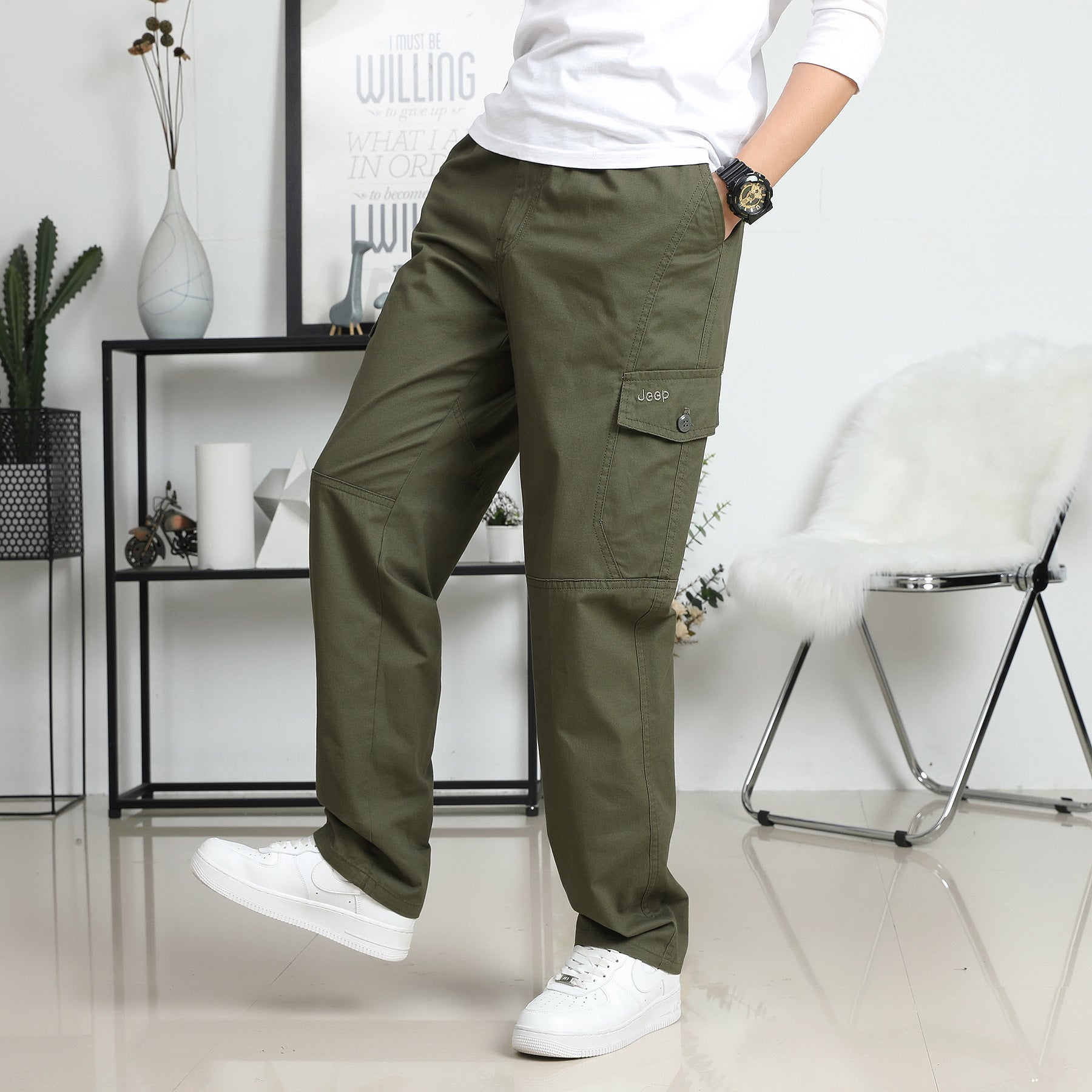 Men's Relaxed-Fit Cargo Pants in Utility Design with Knee Panels & Flap Pockets Chichicherry