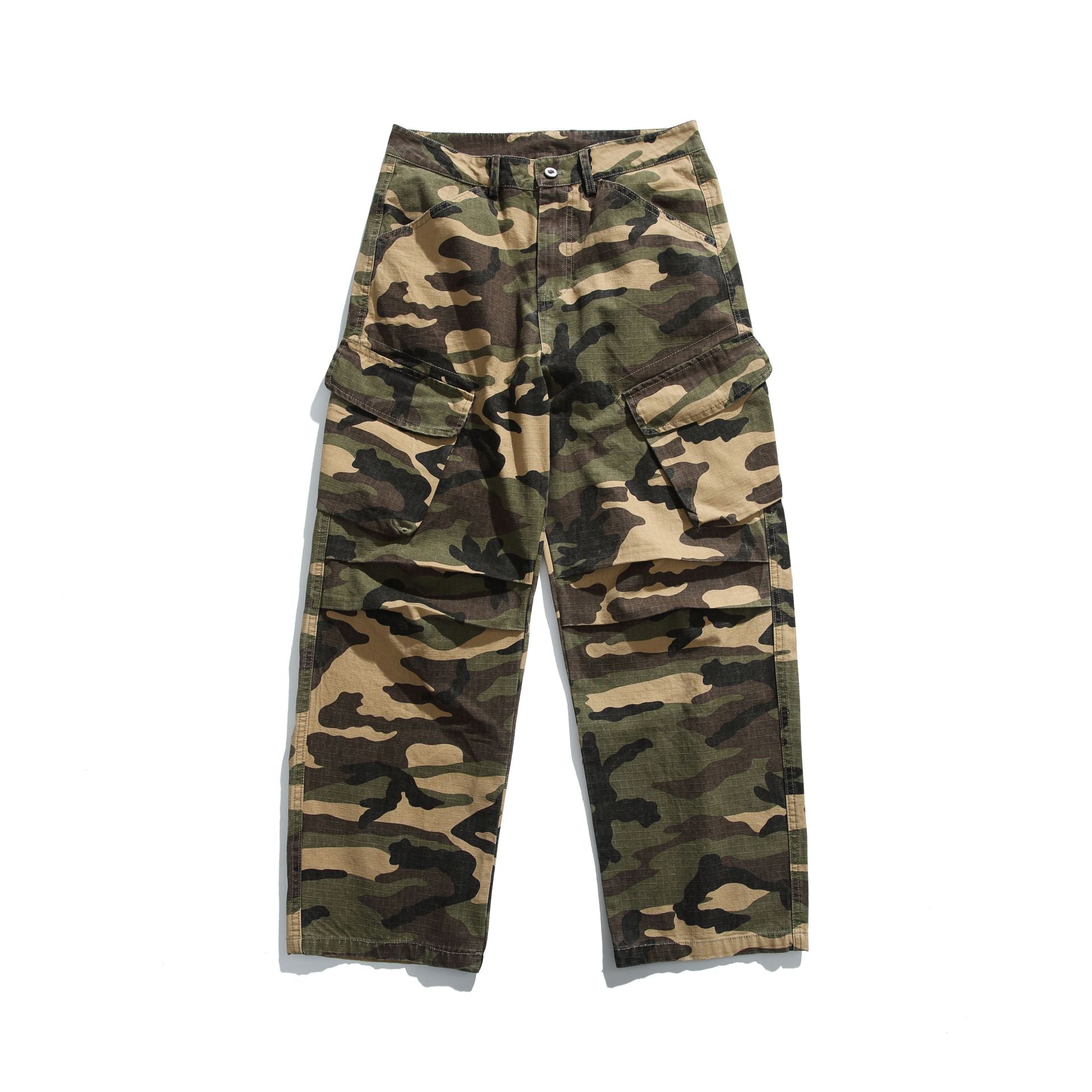 Men's cargo pants in a loose fit with camouflage pattern, large flap pockets, and ripstop look Chichicherry