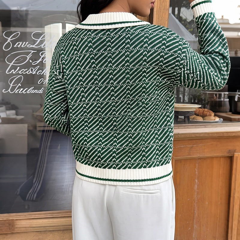 Women's jacquard knit pullover with polo collar and V-slit Chichicherry