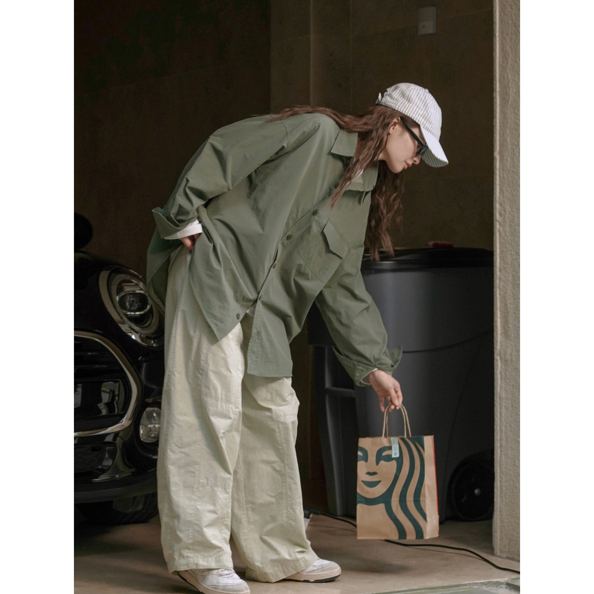 Women's Boxy-Field Shirt made of lightweight cotton twill with chest flap and dropped shoulder Chichicherry