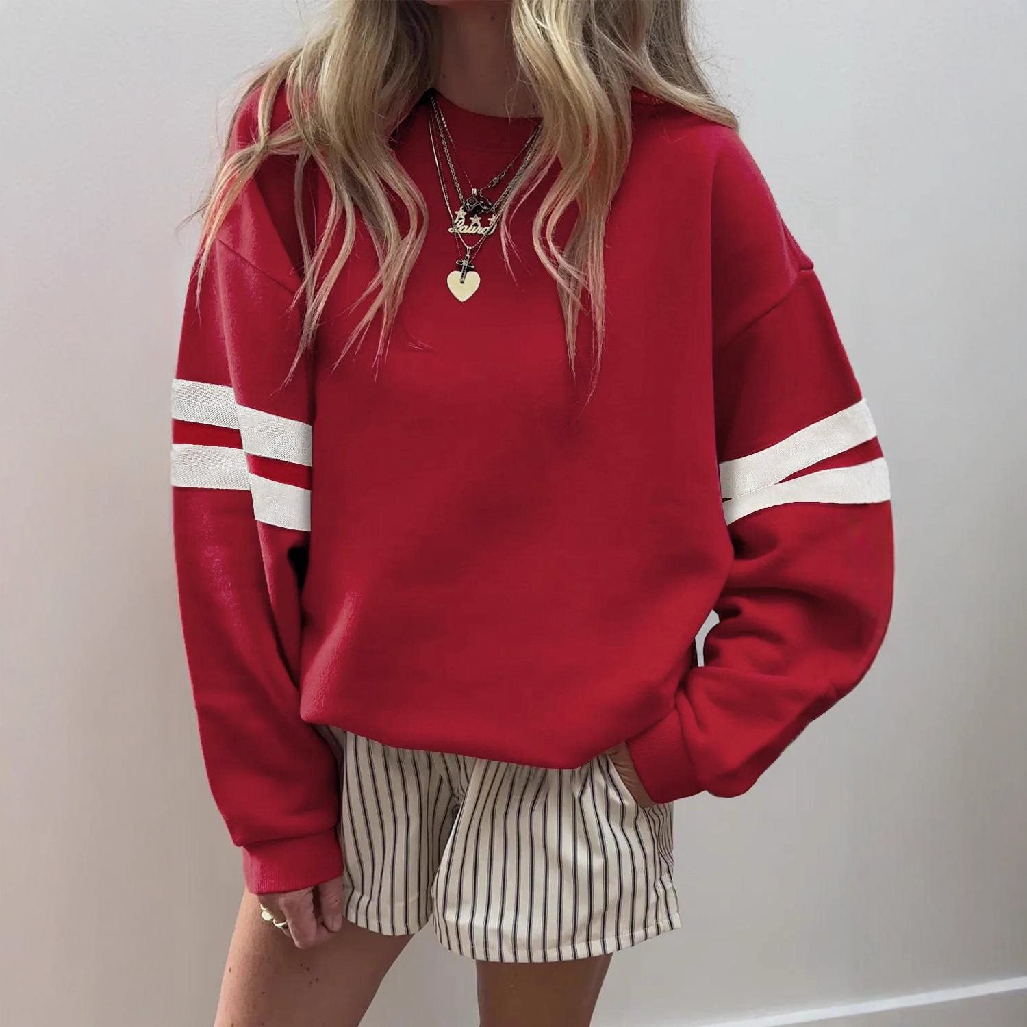 Women Loose-Fit Sweatshirt with Contrast Stripes on the Sleeves Chichicherry