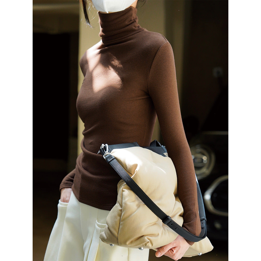 Women’s Figure-hugging Roll-neck sweater made of fine Jersey Chichicherry