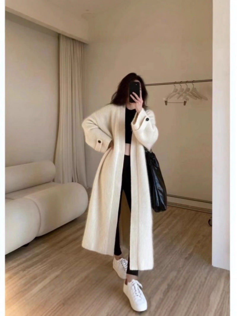 Women's Maxi Long Cardigan made of soft ribbed knit with wide cuffs Chichicherry