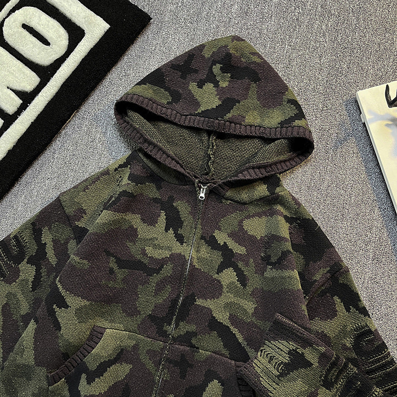 Herren Strick-Kapuzenjacke im Camouflage-Look mit Reißverschluss und used-Details Chichicherry
