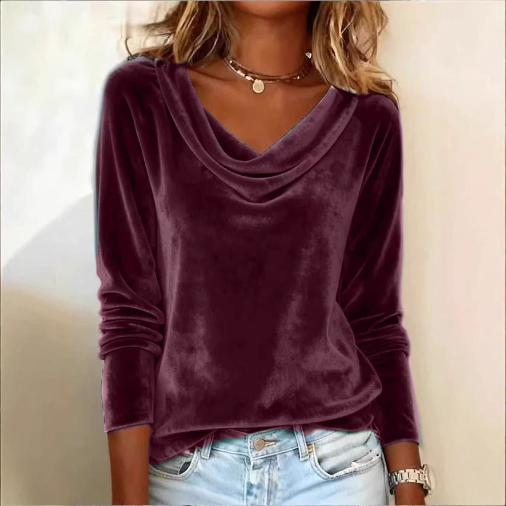Damen Samt-Longsleeve mit Wasserfallkragen und legerem Schnitt Chichicherry