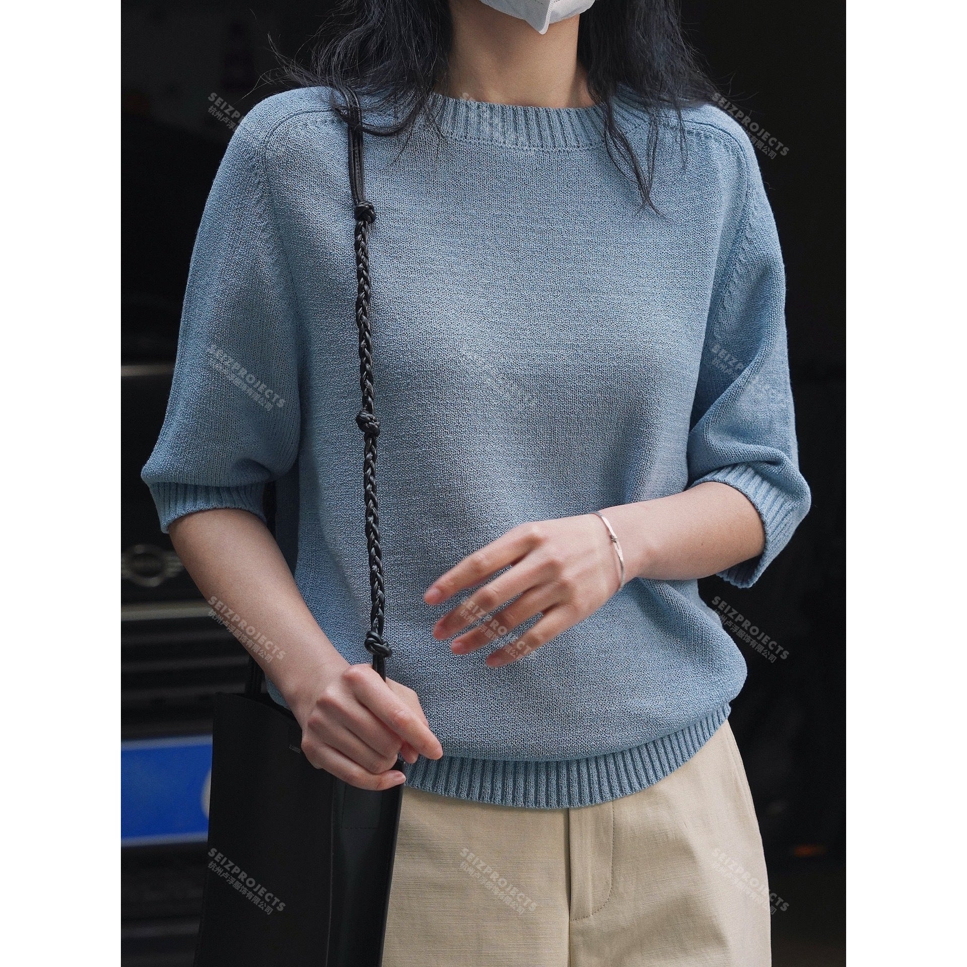 Women's Lightweight Fine Knit Sweater with Round Neck and Three Quarter Sleeves Chichicherry