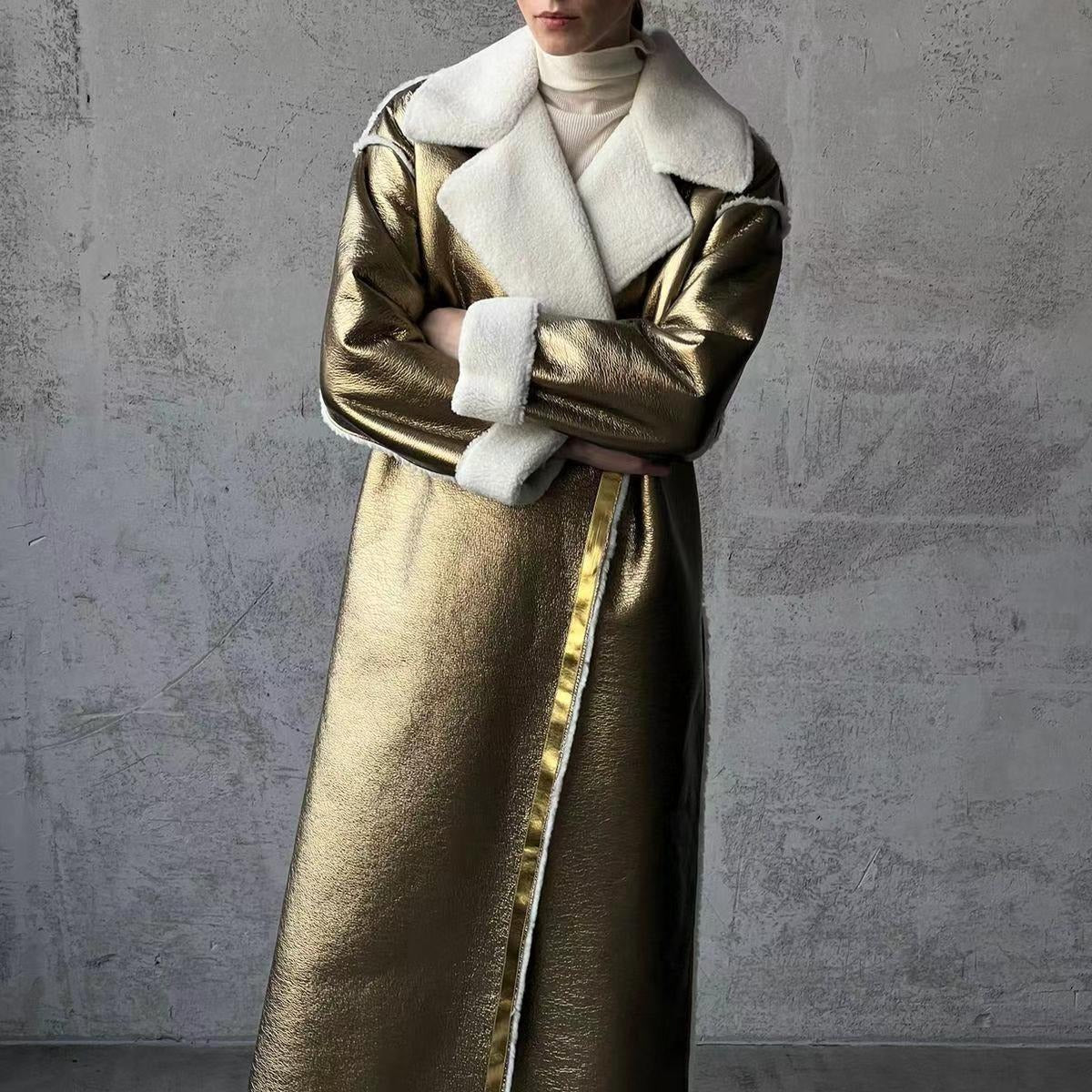 Women's longline coat made of metallic material with teddy lining and dropped shoulder Chichicherry