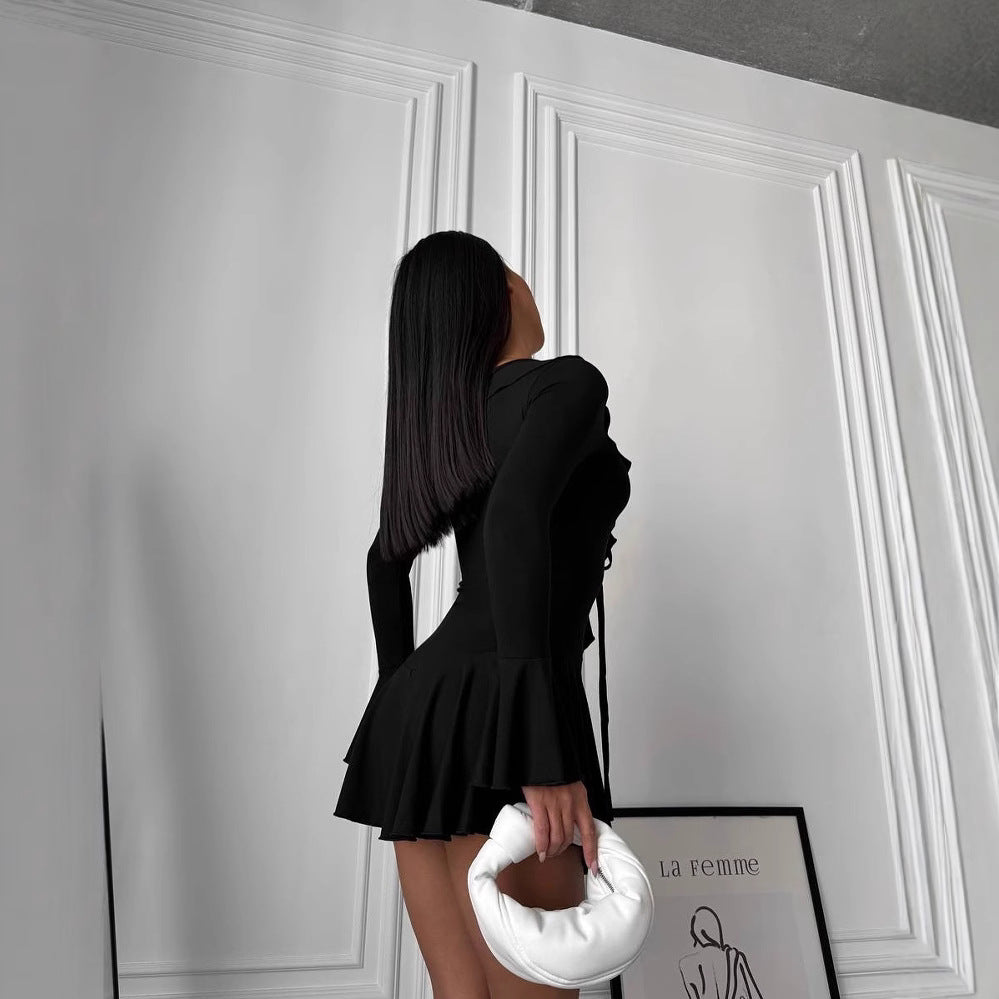 Damen Figurbetontes Rüschen‑Minikleid mit V‑Ausschnitt, Bindeband und Glockenärmeln Chichicherry