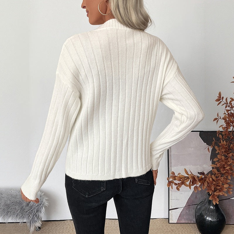 Ladies fine-knit cardigan with ribbed structure and heart-shaped decorative buttons Chichicherry