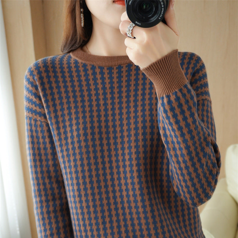 Women's Lightweight Structured Knit Sweater with Houndstooth Pattern and Wide Ribbed Cuff Chichicherry