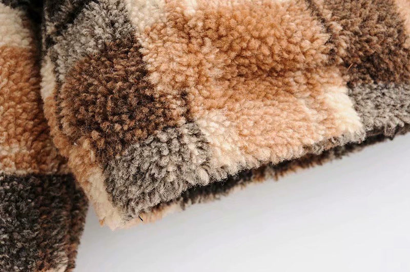 Women Checked Teddy Jacket with Zipper, Oversized Cut and Faux Fur Lining Chichicherry