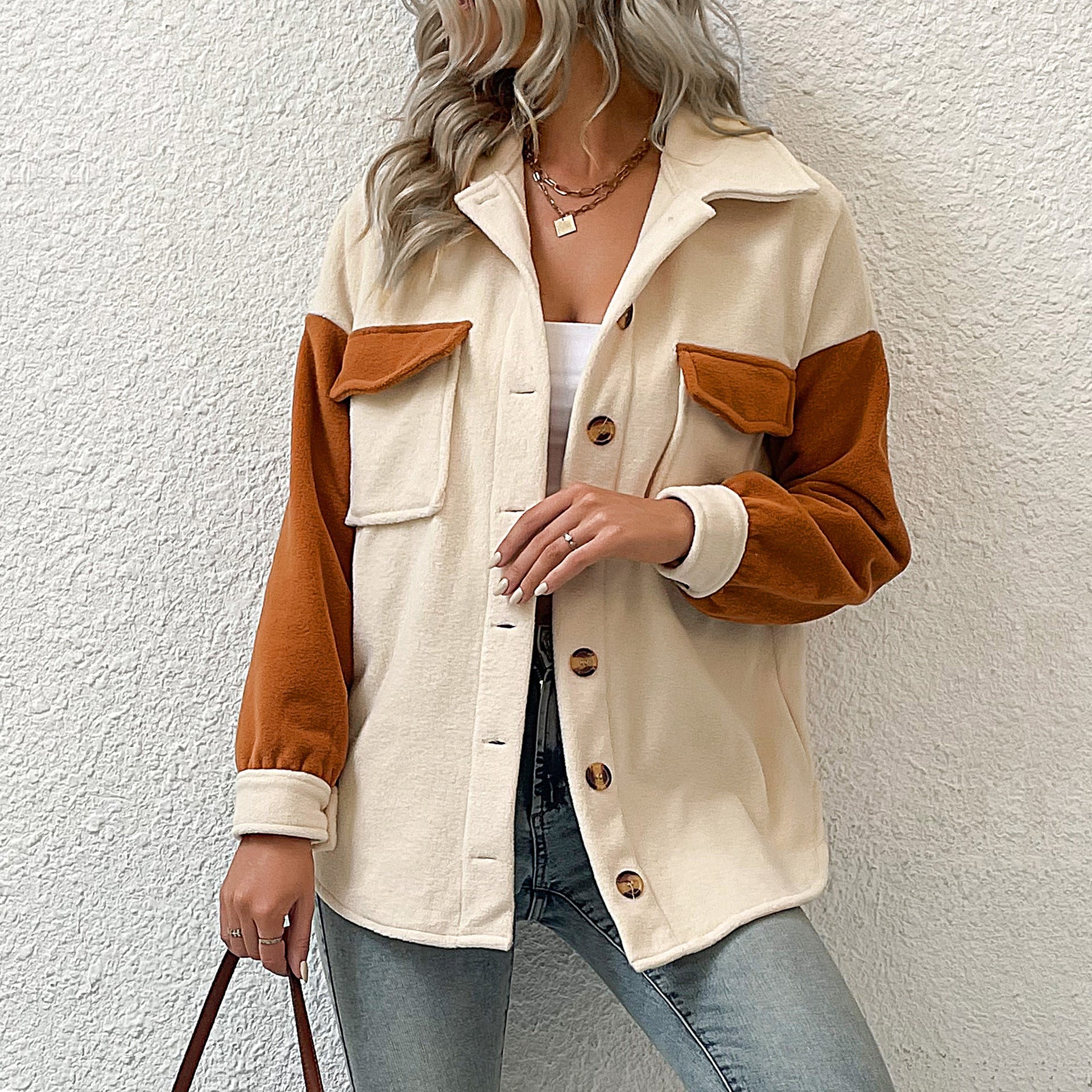 Women's oversized shirt jacket with contrasting sleeves and patch breast pockets Chichicherry