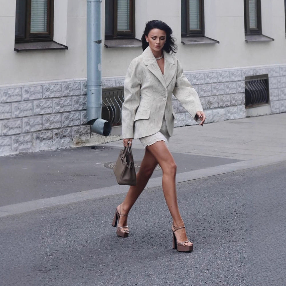 Women's Fitted Blazer with Feather Structure and Distinctive Shoulder Area Chichicherry