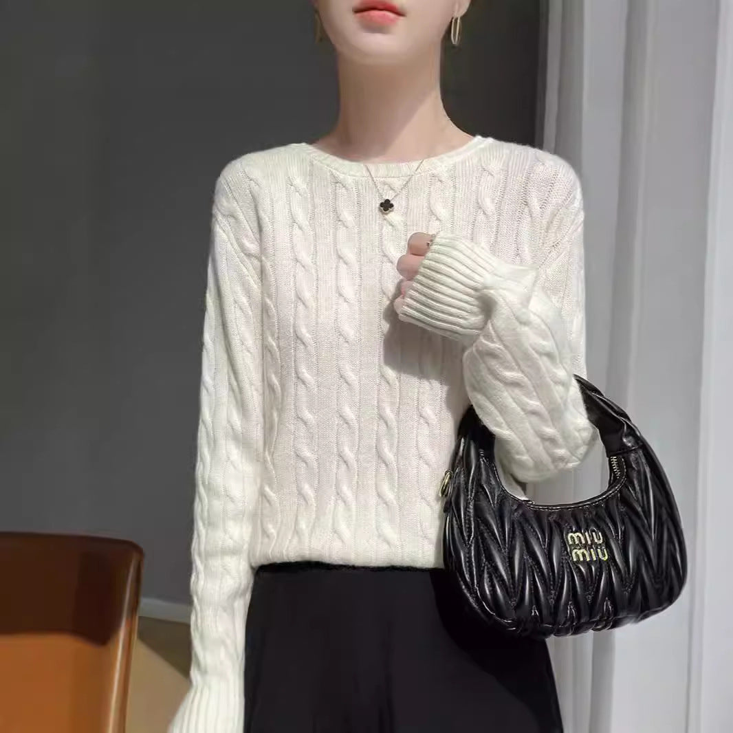 Women's cable knit round neck sweater made of soft wool blend with ribbed cuffs Chichicherry
